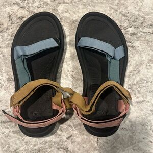 Teva Never worn size 8 hurricane XLT 2 sandals